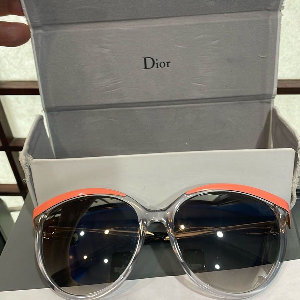 Christian Dior Eteleye Sunglasses With Authenticity Certificate Includes Case